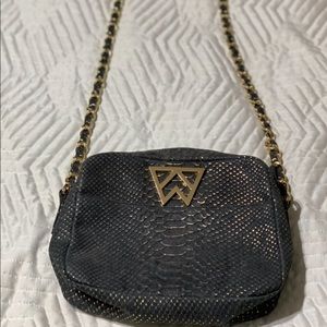 Kelly Wyyne Snakeskin crossbody!